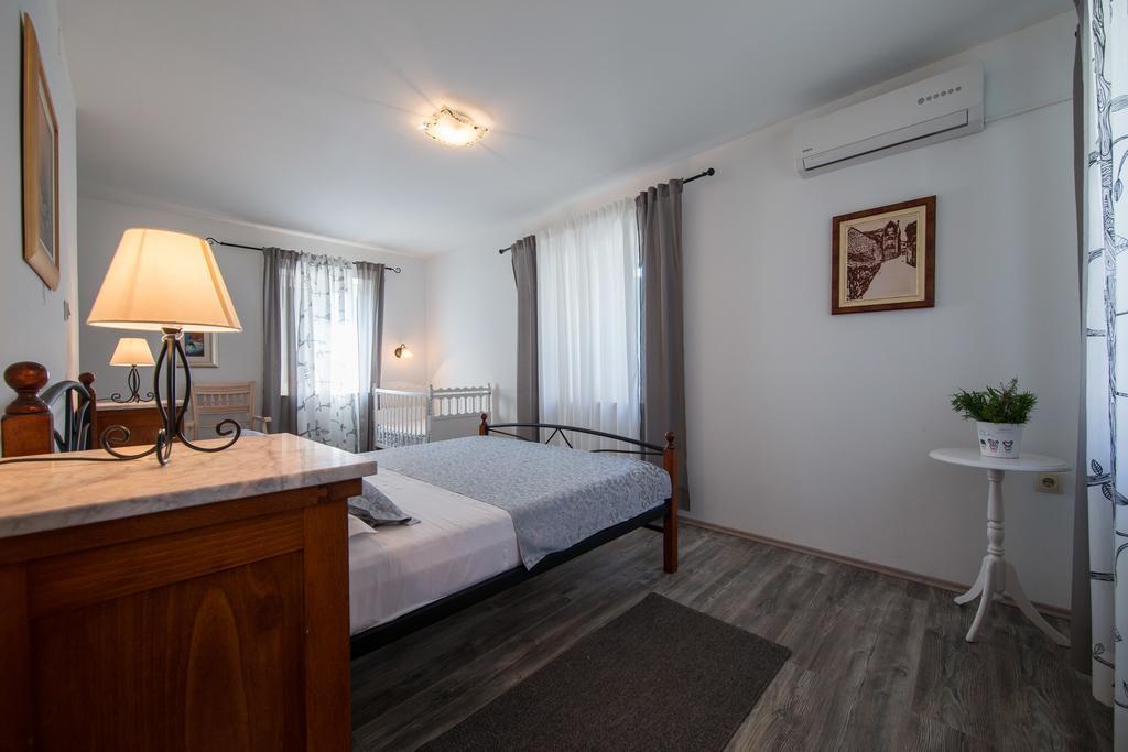 Ferienwohnung Luxury Mansarda Duplex - City Centre - Stone House Split Exterior foto