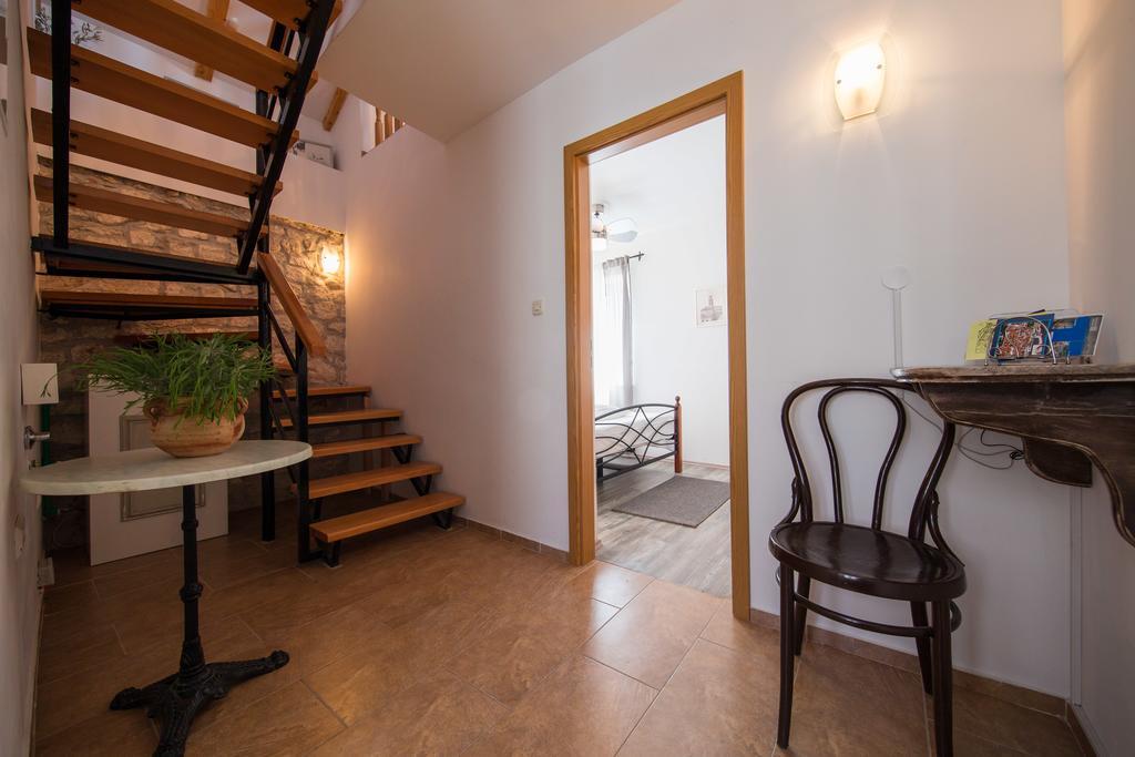 Ferienwohnung Luxury Mansarda Duplex - City Centre - Stone House Split Exterior foto